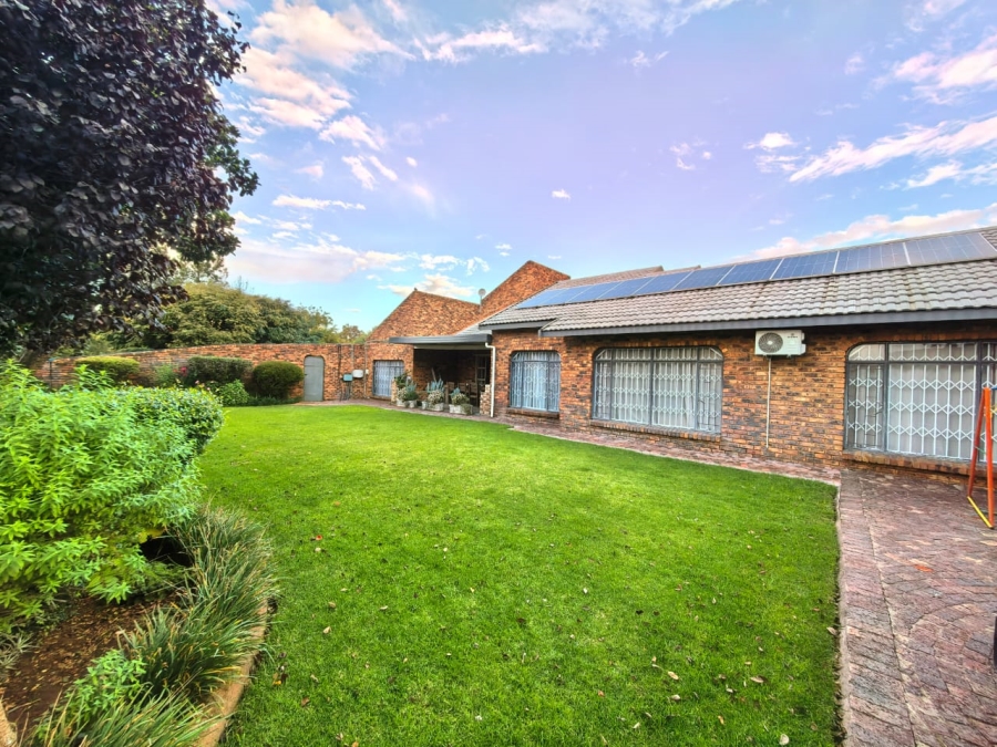 5 Bedroom Property for Sale in Vaalpark Free State